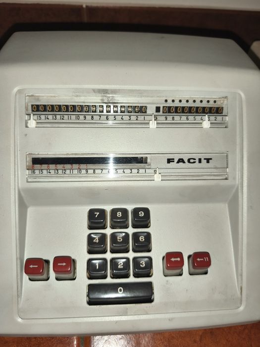 Máquina de somar FACIT