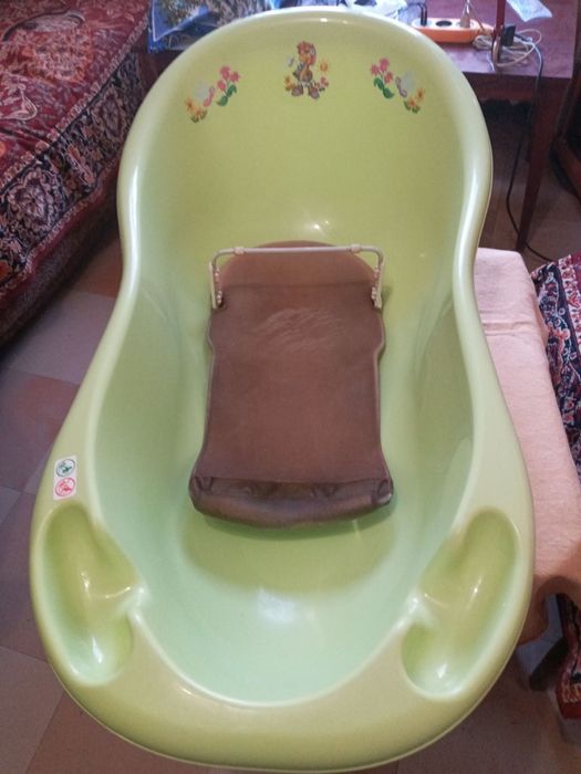 Ванночка для купания с горкой под спинку и сливом