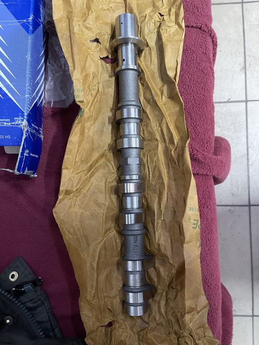 Розподільний вал Camshaft LH Hyundai 2.7 v6 24910-3E010