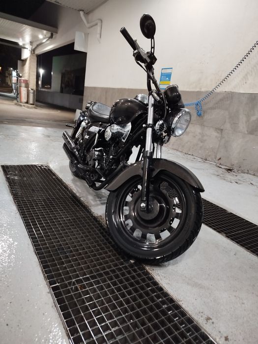 Keeway Superlight 125 –  Muito Conforto + 2 Capacetes