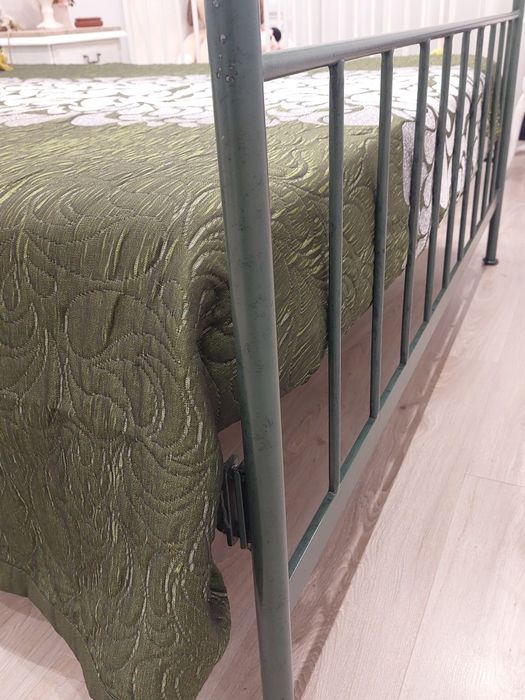 Cama de Casal em Ferro