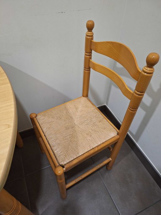 Mesa extensível com 3 cadeiras