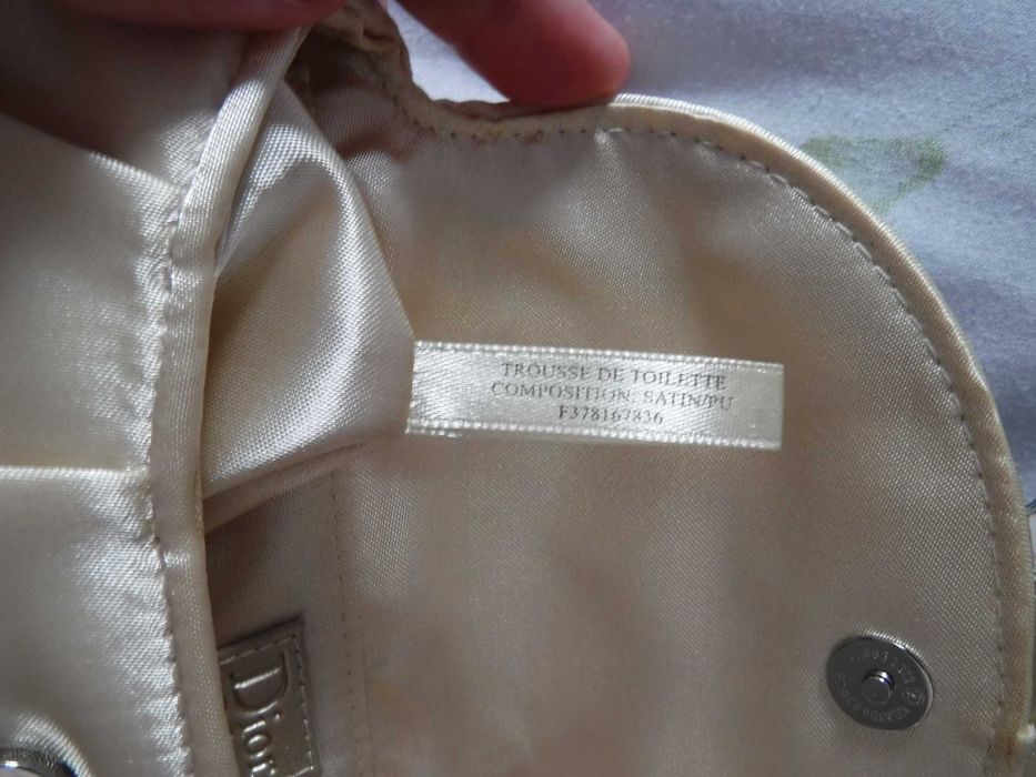 Pochete dourada, Dior, nova