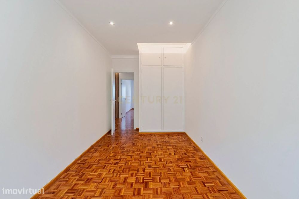 T2 Totalmente Remodelado no Centro da Cidade  Zona Nobre de Montalvão