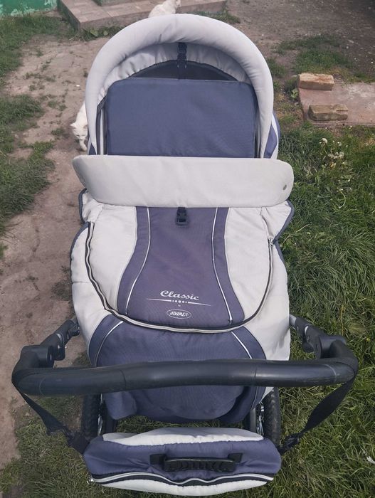 Продам дитячу коляску  Adamax  в ідеальному стані повний комплект