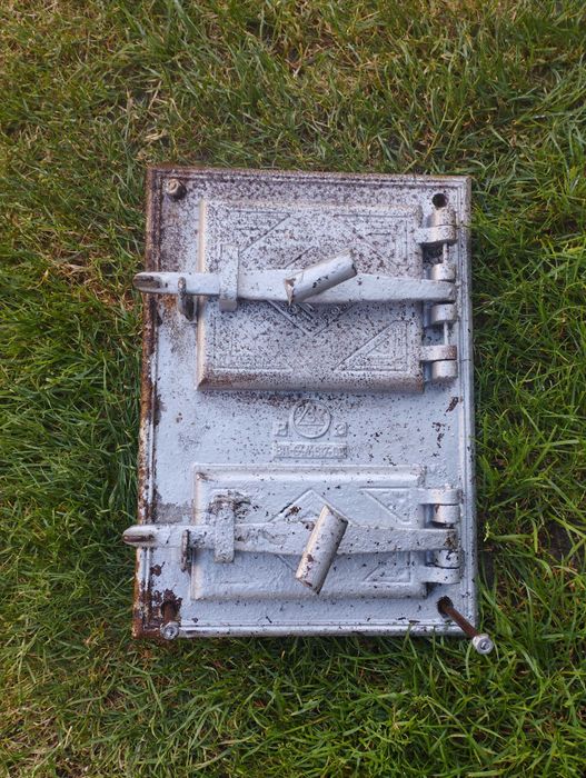 Drzwiczki żeliwne do pięć kaflowwgo