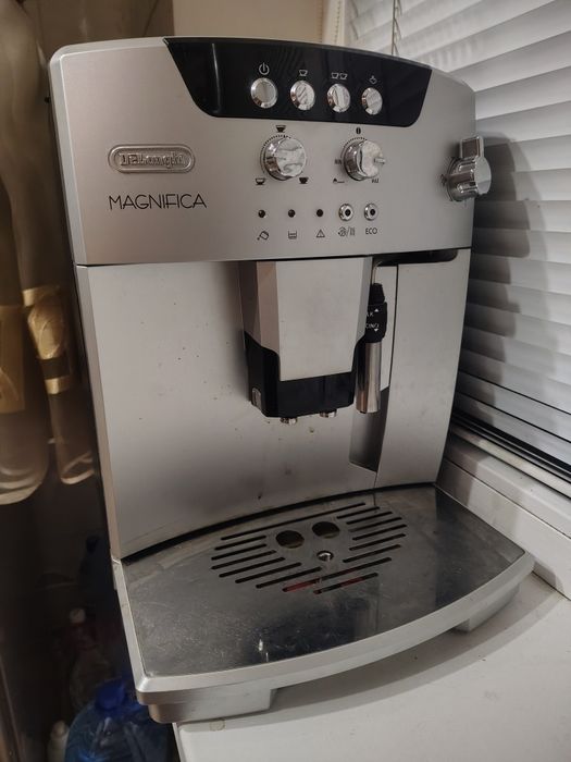 Кофемашина delonghi magnifica