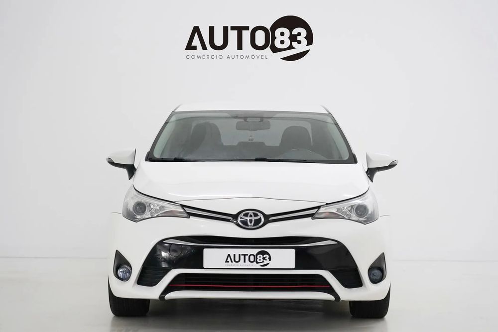 Toyota Avensis — fotografia 2