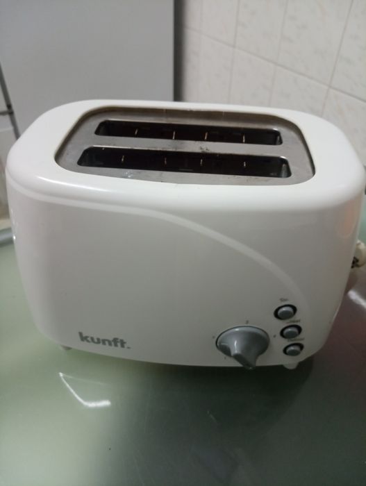 torradeira eletrica - Kunft. Em excelente estado.