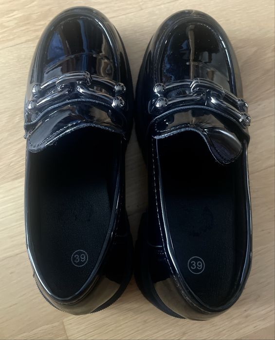 Buty mokasyny loafersy  lakierowane 39 czarne skóra j. Badura