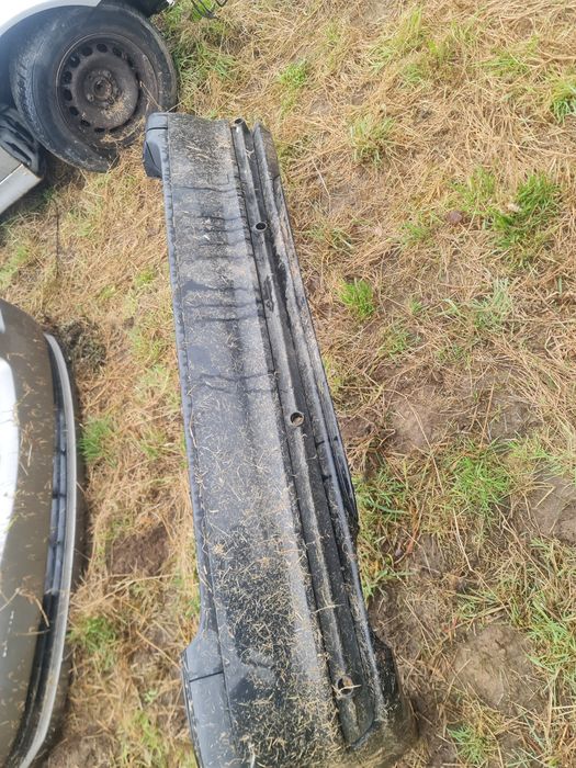 Zderzak tylny bmw e46 kombi czarny . Kpl .