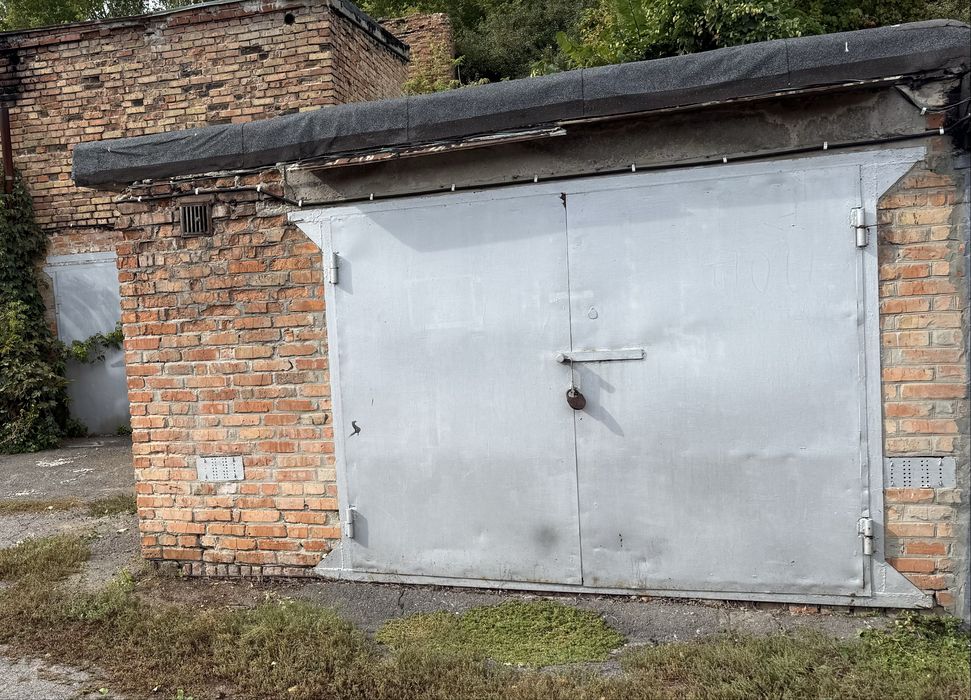 Продам гараж , кооператив Геолог , район Єврейського кладовища.