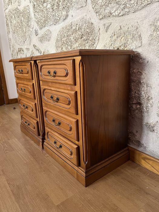 Conjunto mesas de cabeceira + comoda com espelho