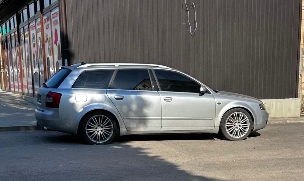 Ауді А4 Б6 2.5 V6