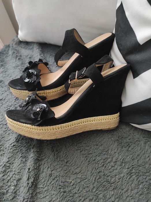 Buty na koturnie rozm 39.
