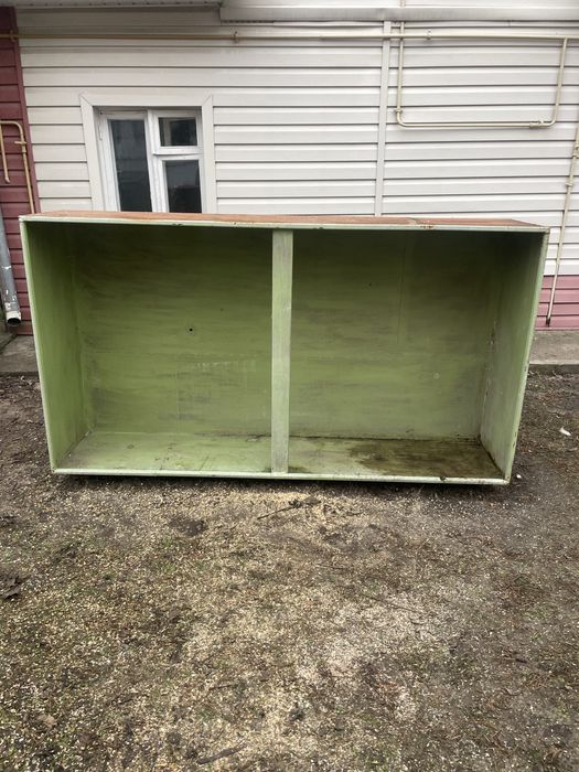 Ємкість металева для поливу на садовій ділянці