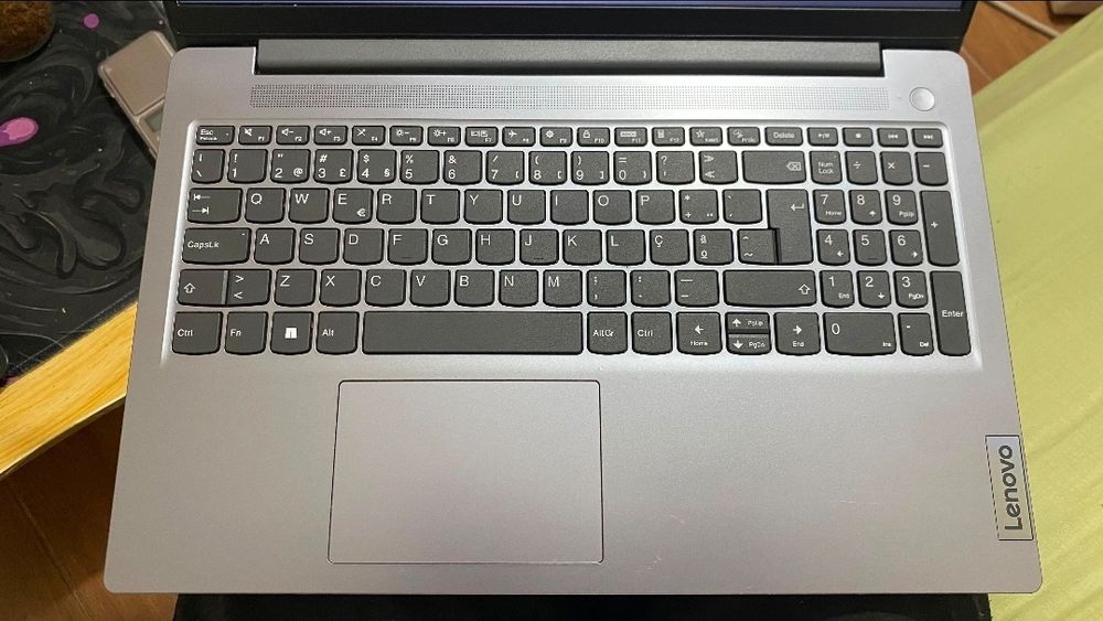 Notebook Lenovo.