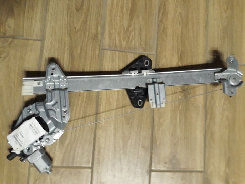 Стекло подъёмник электрический задний левый Honda Spares CR-V 2014 год