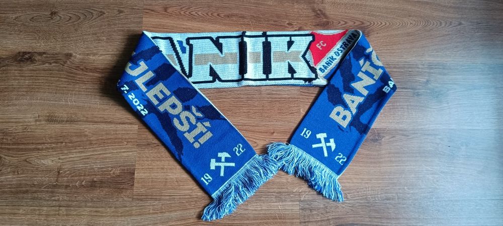 Banik Ostrawa szalik piłkarski sportowy używany