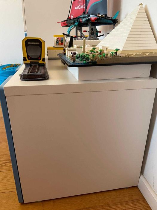 Conjunto de Quarto IKEA STUVA (Roupeiro Alto + Baú de Brinquedos)