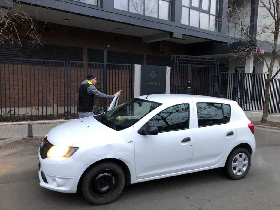 Авто в аренду для такси Renault Logan / Kia Cerato