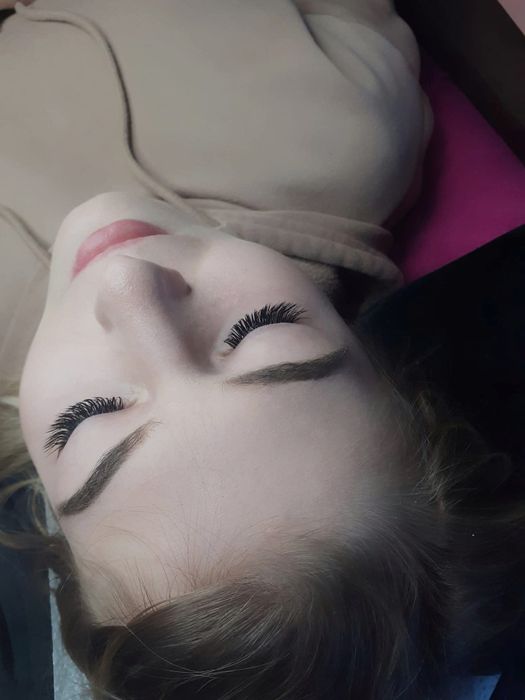 Stylizacja i przedłużanie rzęs