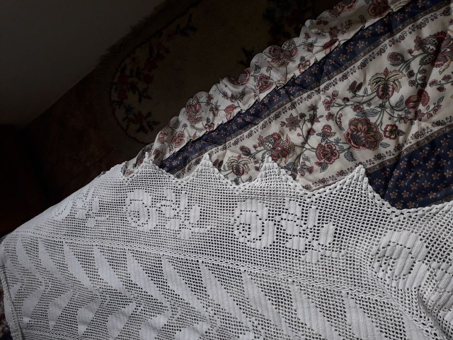 Colchas em renda feita à mão