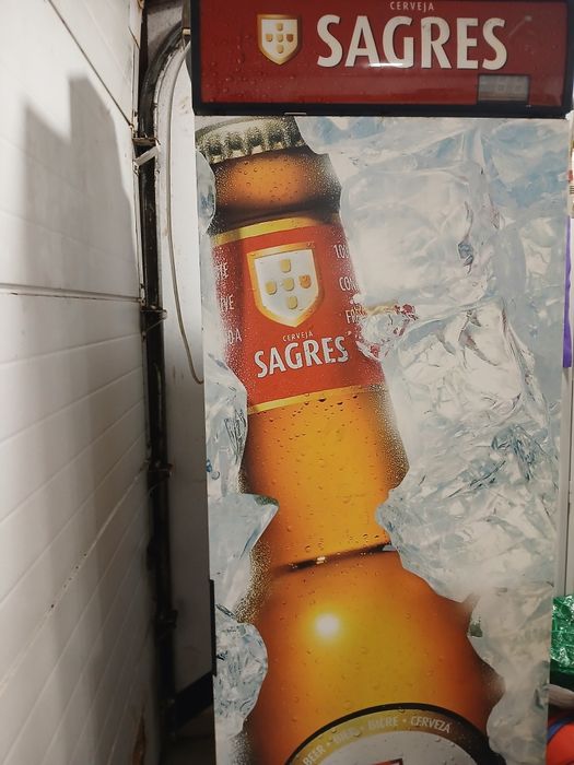 Frigorífico ou arca expositora vertical de bebidas destas dimensões 2.00×0.60(1 porta)