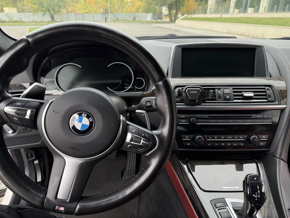 BMW 650i (4.4 V8)