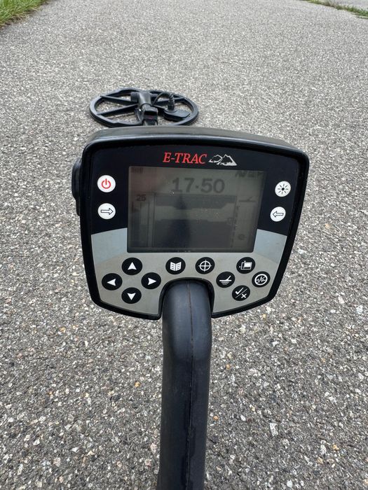 Металошукач Minelab E-trac