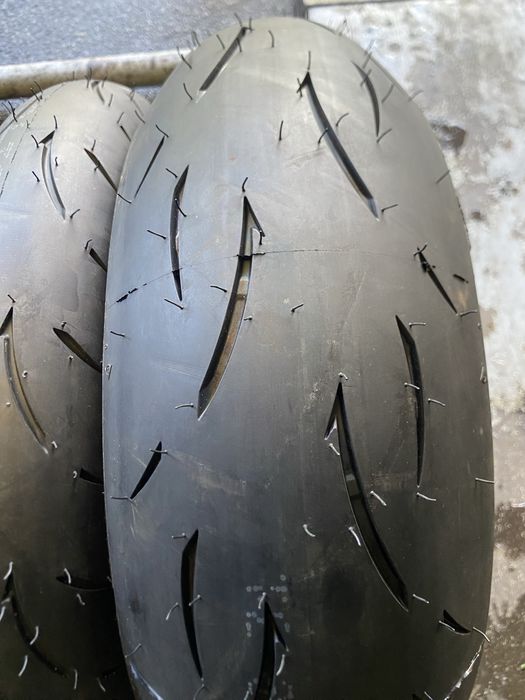 Pneus de Mota 120/70/17 e 180/55/17 - Dunlop GP Racer D212