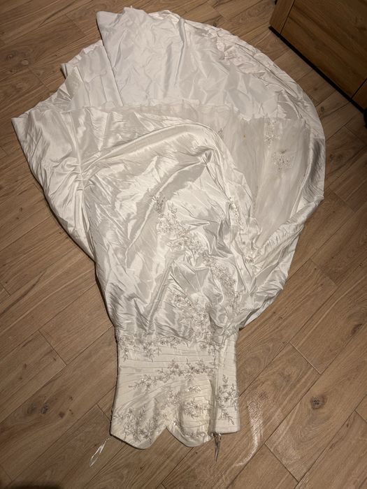 Suknia Ślubna San Patrick Pronovias Group  model Levande R. 36/38