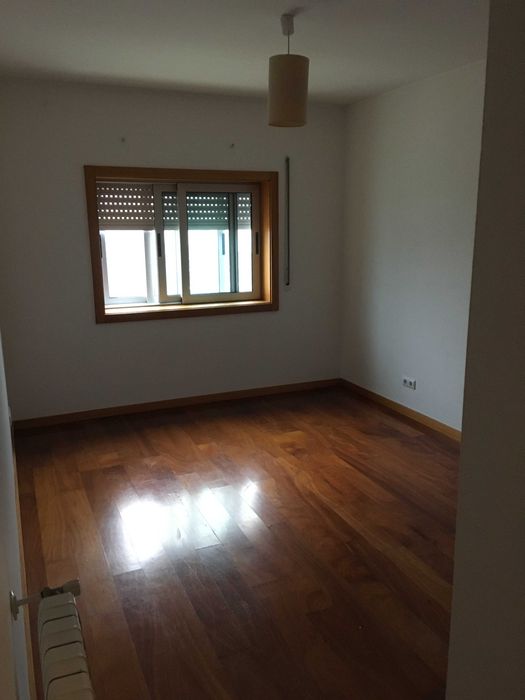 Apartamento T3 usado com garagem, Glicínias, Aveiro