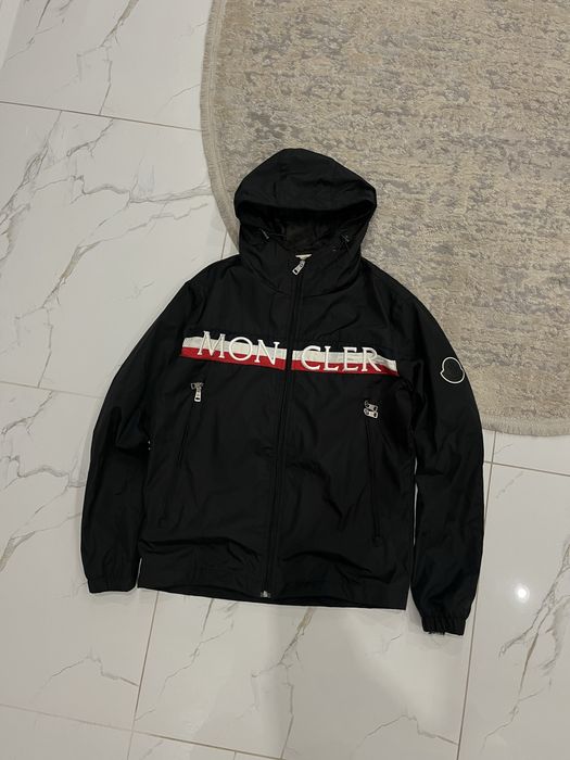 курточка Moncler