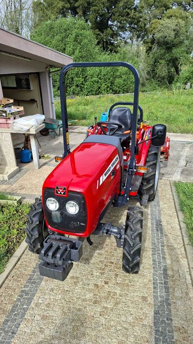 Trator Massey Ferguson 1529 de 2016 com ou sem alfaias