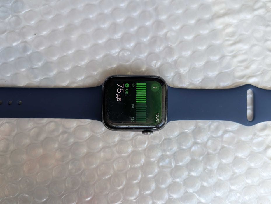 справні Apple Watch Series SE 44 mm б/в без блокувань