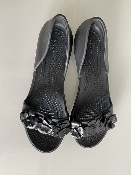 Sandałki Crocs Lina Dorsay r. 37 W7