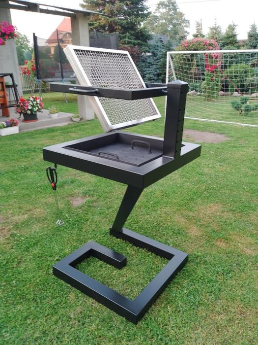 Grill ogrodowy obrotowy