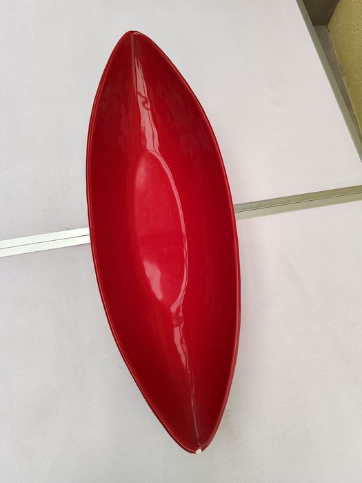 Peça decorativa na cor vermelho