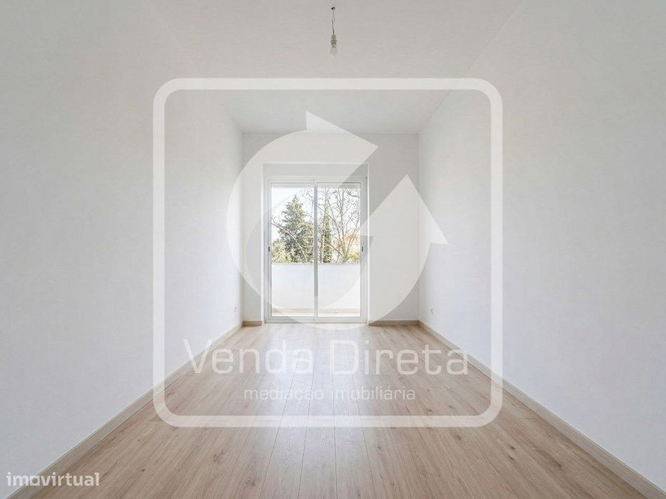 T2 Totalmente Remodelado com 3 Varandas | A 5 min do Cais Fluvial d...
