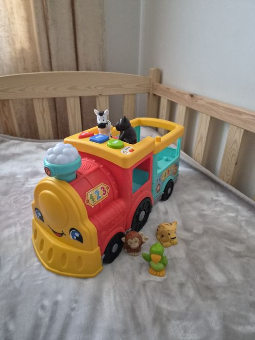 Fisher-Price Edukacyjny pociąg ze zwierzątkami
