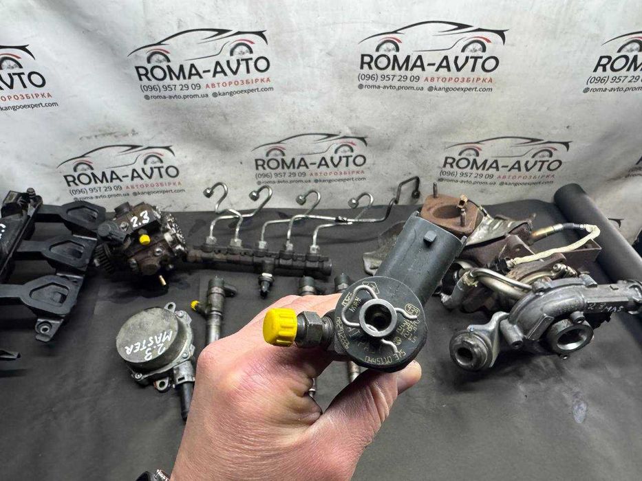 Форсунка 2.3 dci Renault Master3 0445110375 0445010205