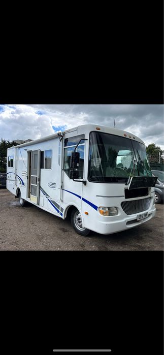 KAMPER ciężarowy Chevrolet V8 8.1L z LPG winnebago
