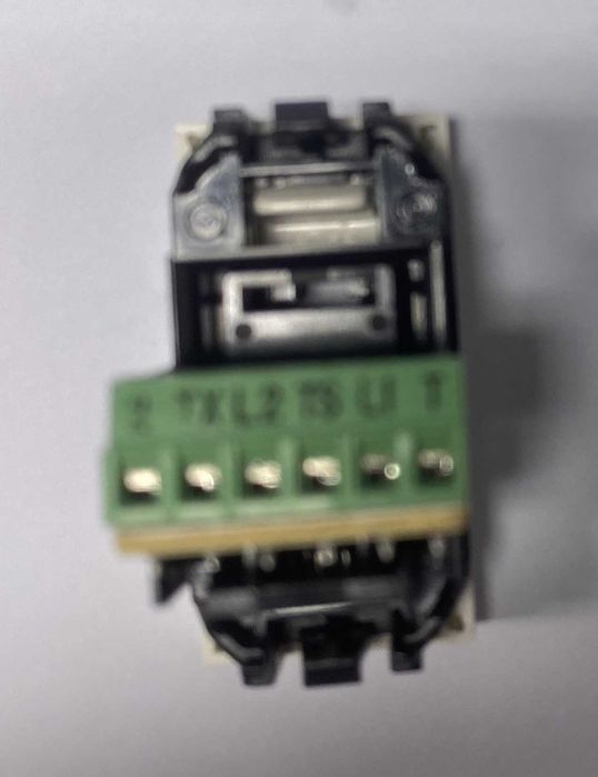 Tomada de telefone  6 contactos Niessen N2117.6 BL serie Zenit Branco