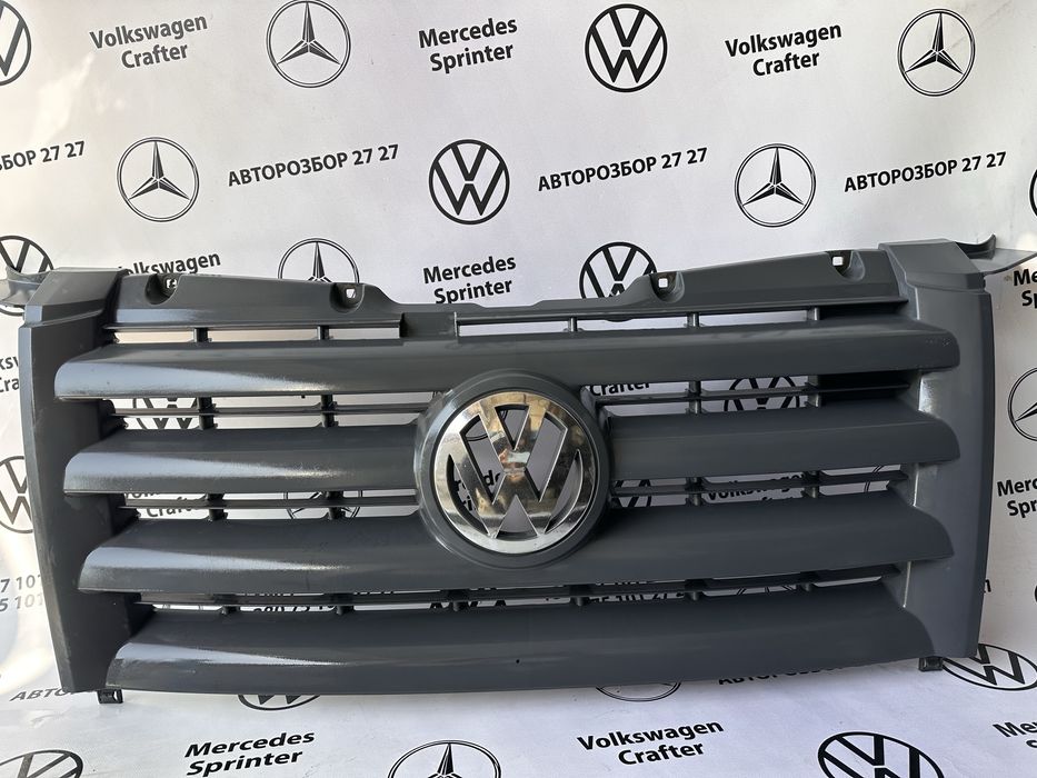 Решітка радіатора VW Crafter 2006 - 2012 р. Крафтер 2.5