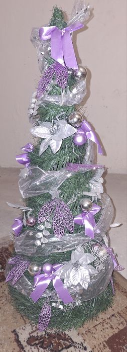 Choinka stożek 80cm z ozdobami + nowe lampki niebieskie.