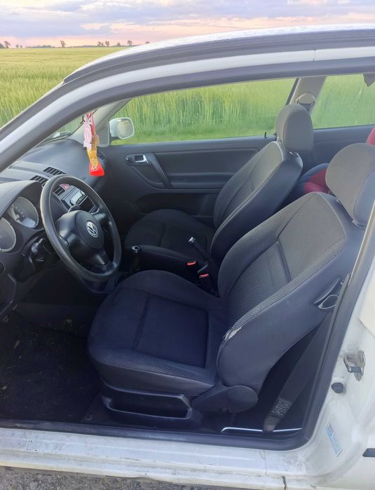 samochód volkswagen polo
