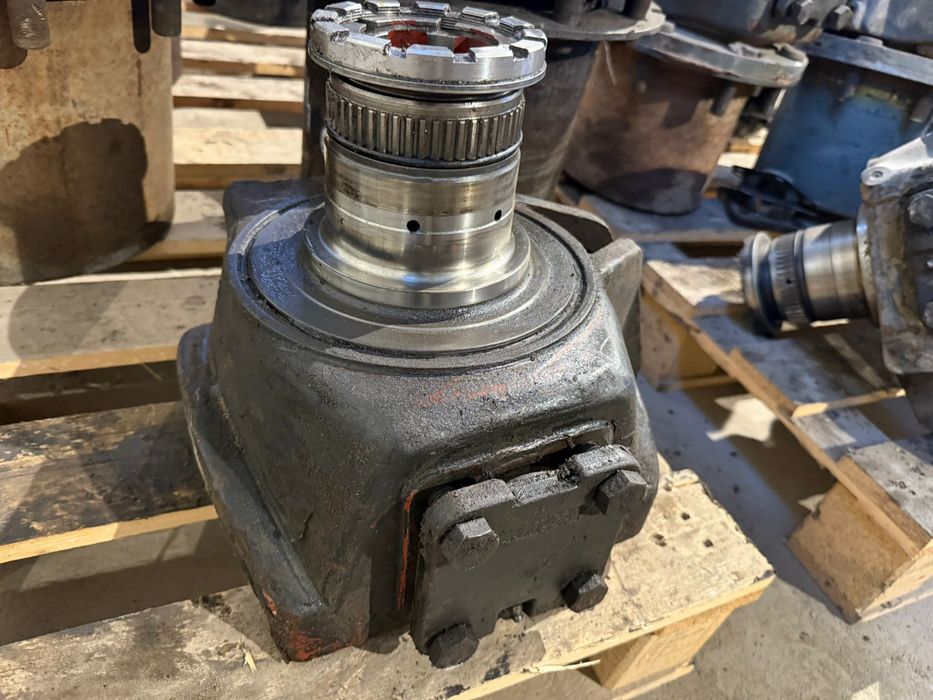 Zwrotnica zf do koparek cat liebherr volvo