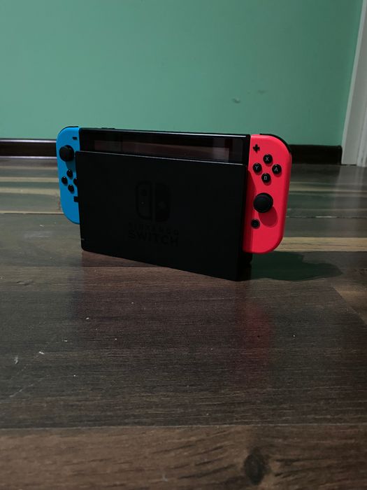 Nintendo Switch + Pokémon: Let’s Go, Pikachu