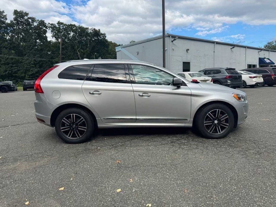 Volvo XC60      2016